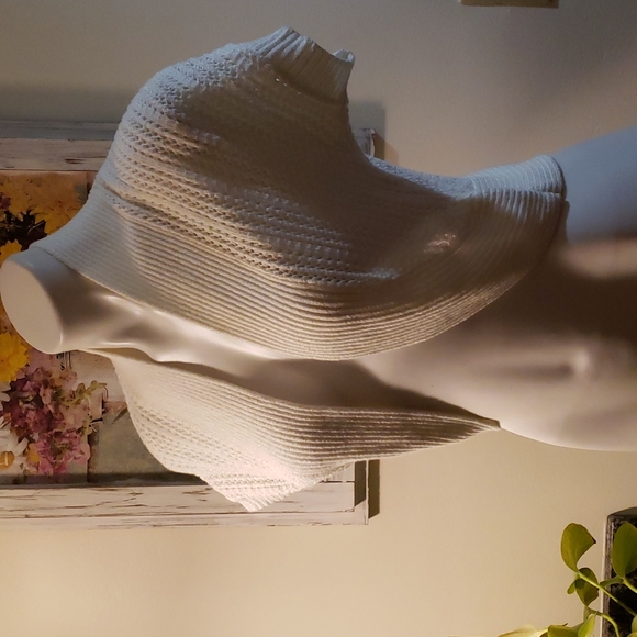 APT. 9 Cardigan - Picture 2 of 6